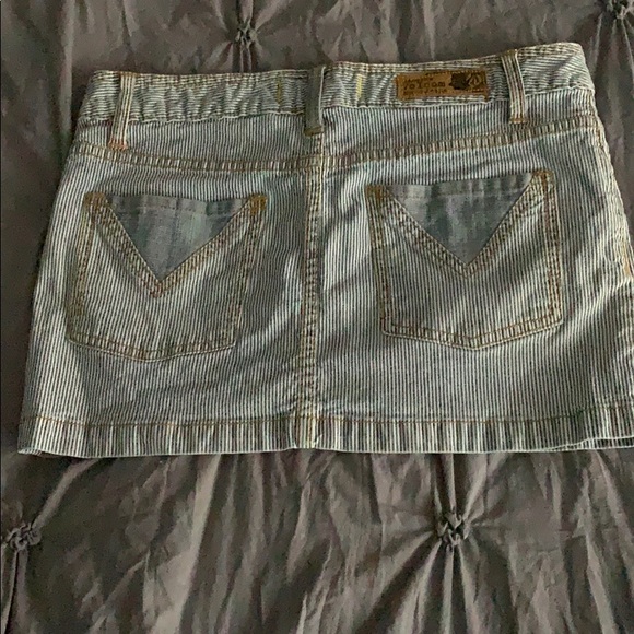 Volcom mini skirt - Picture 2 of 2